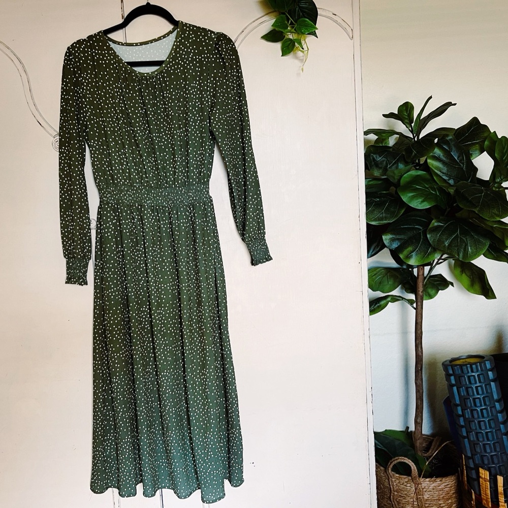 ✨ 2 for $40 SALE | Vintage | Green & White Polkadot Dress